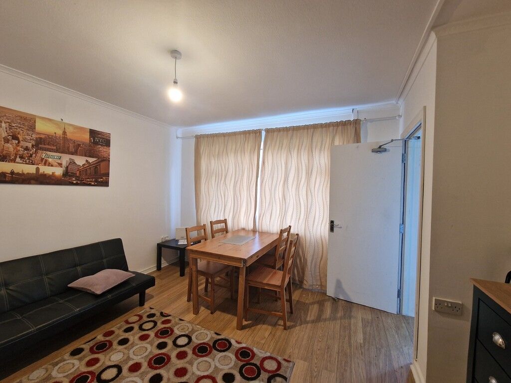 Property photo 1 of 5 Living Room New.Jpg