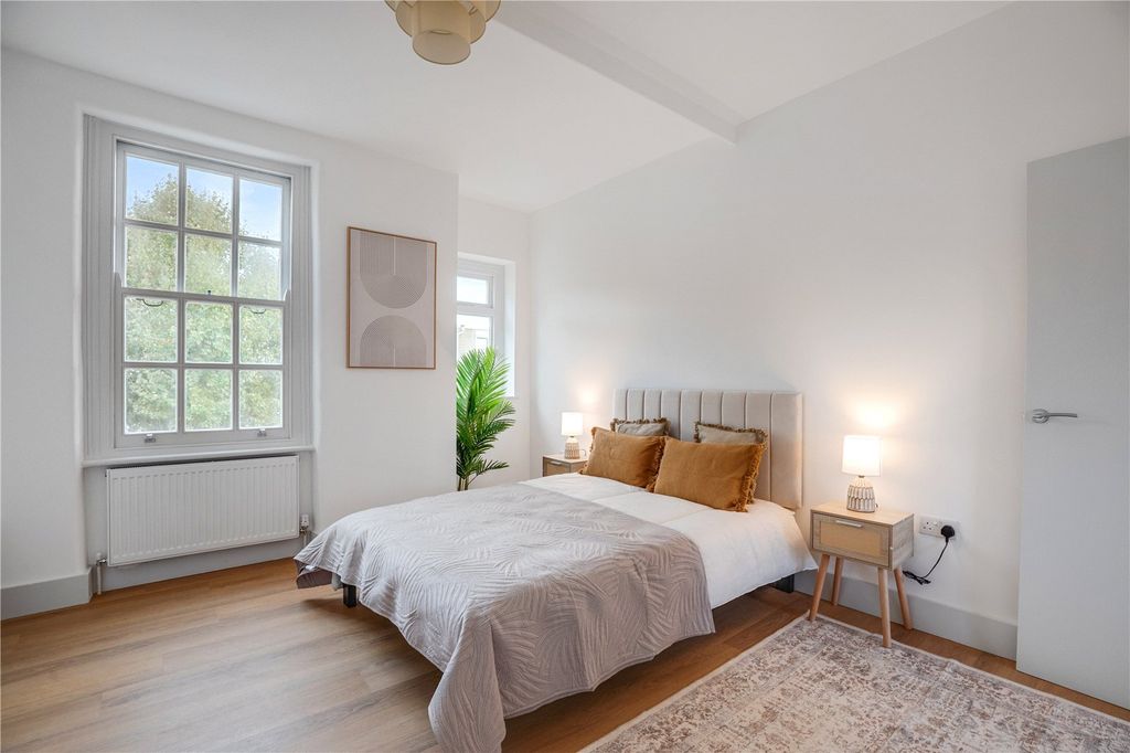 Property photo 2 of 20 Picture No. 16