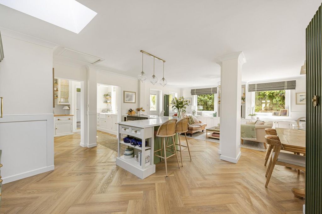 Property photo 2 of 41 Open Plan Living