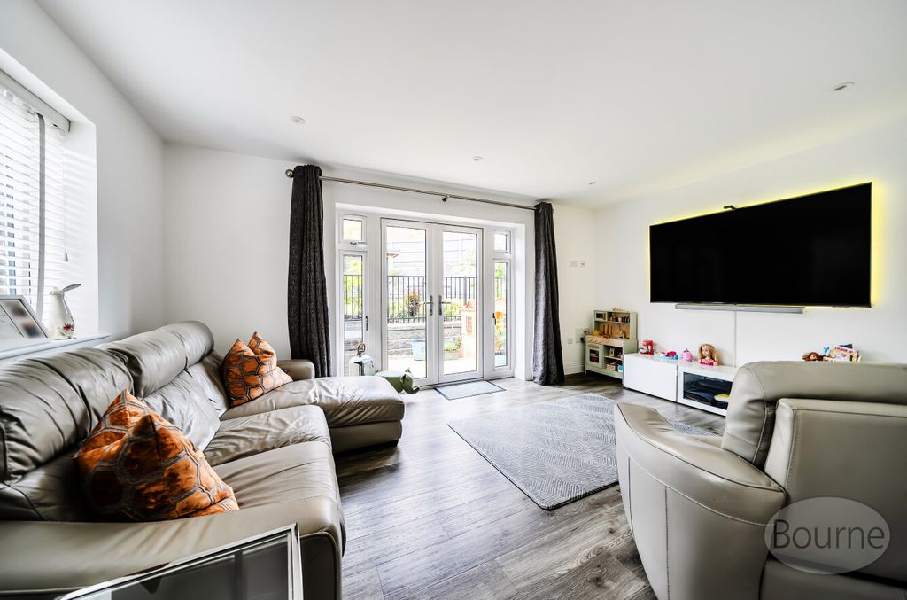 Property photo 2 of 14 B2A1593B-38B0-429...