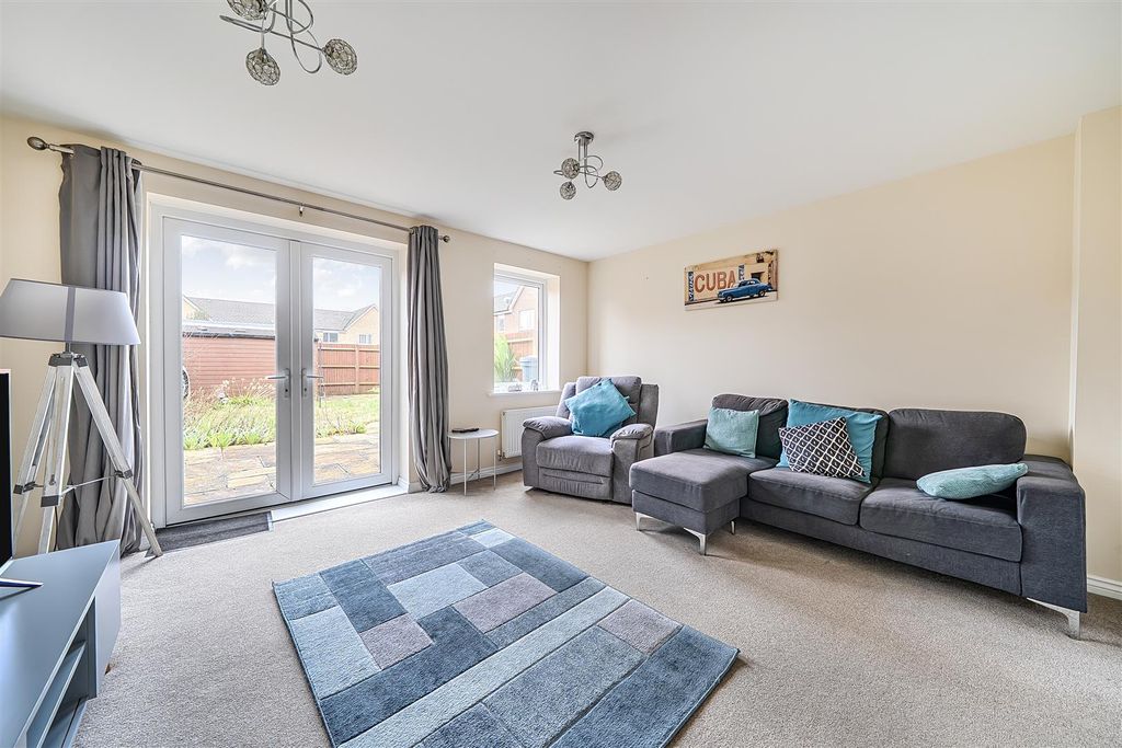 Property photo 3 of 16 Living Room