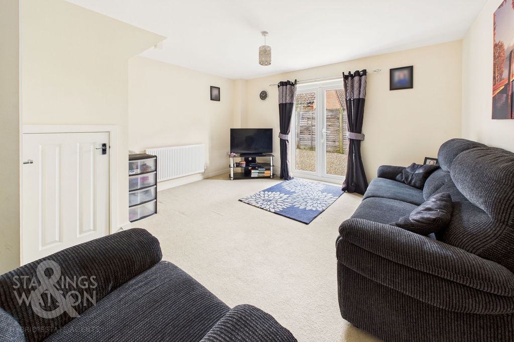 Property photo 2 of 16