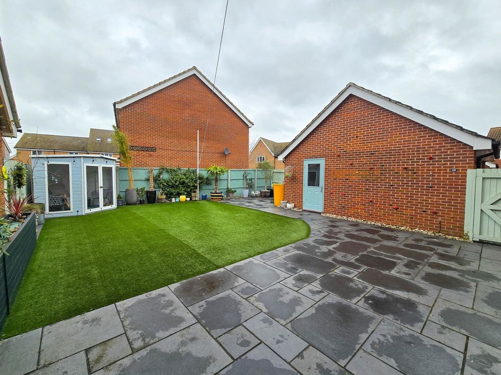 Property photo 3 of 28