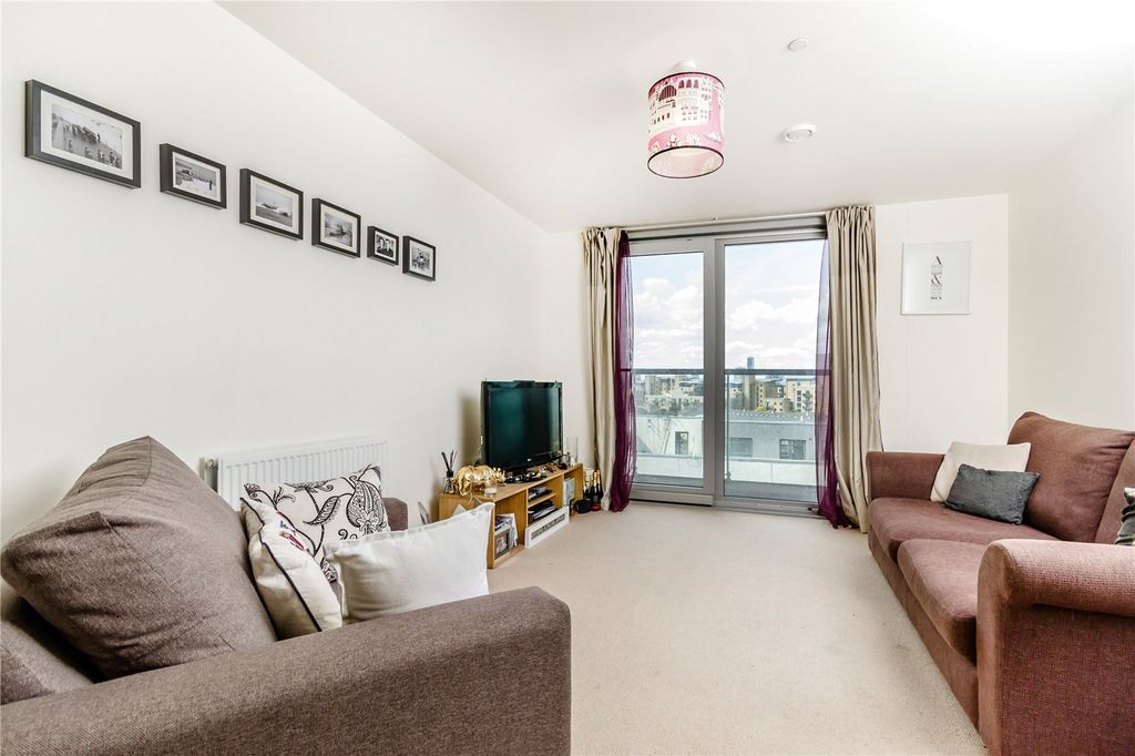 Property photo 2 of 7
