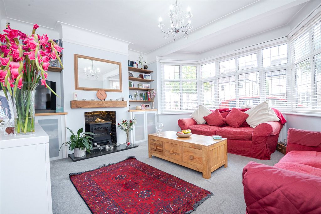 Property photo 2 of 27 Picture No. 25
