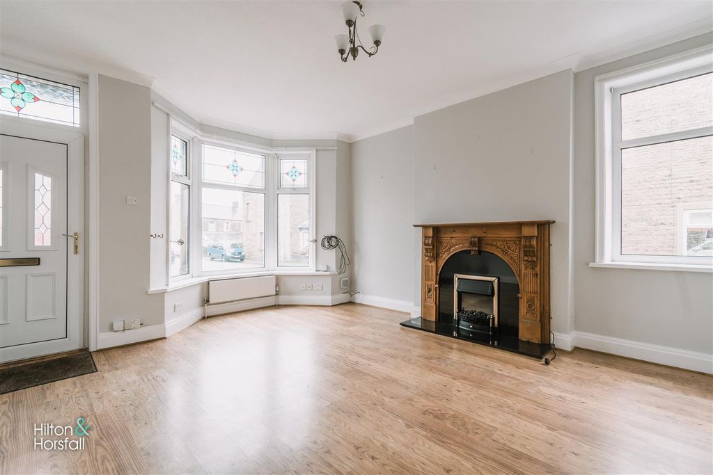 Property photo 2 of 11 Alkincoats Road