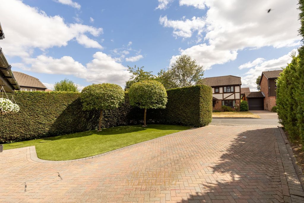 Property photo 2 of 26