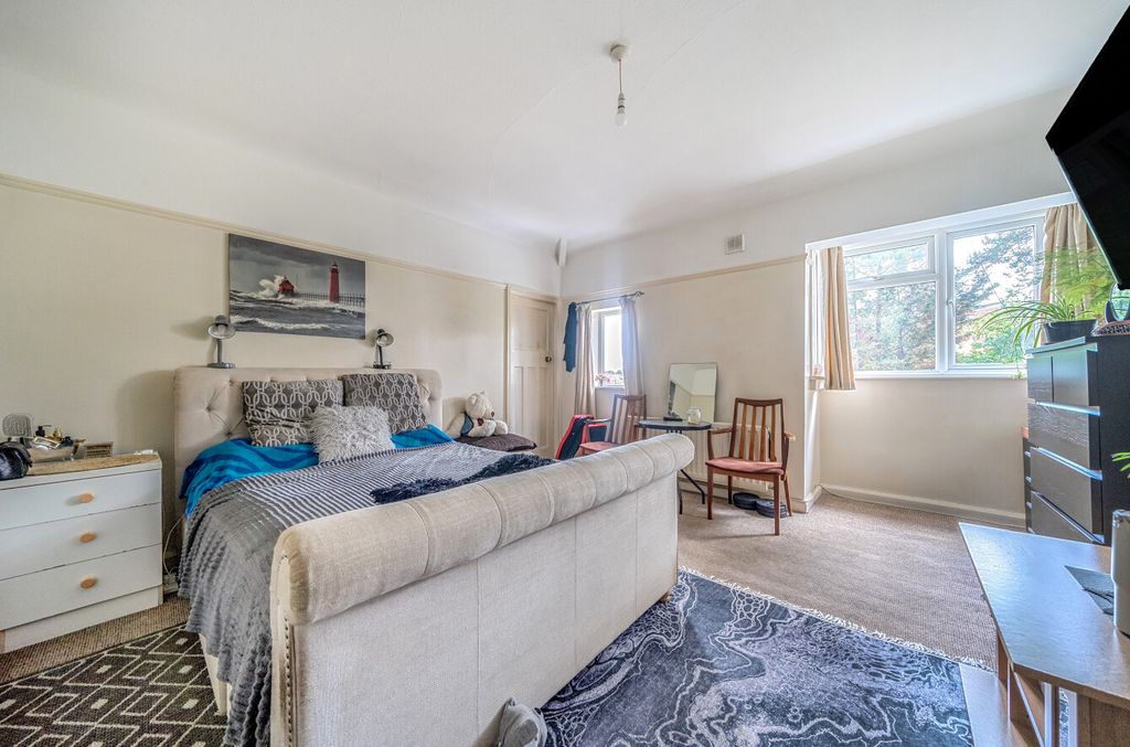 Property photo 3 of 13 1356140-18-68d2c7...
