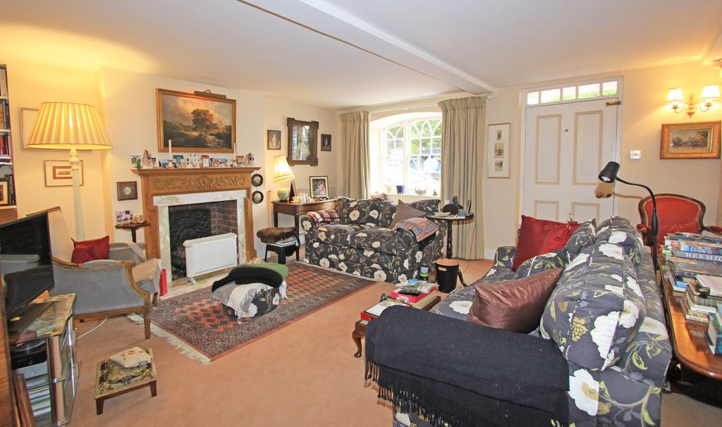 Property photo 2 of 19