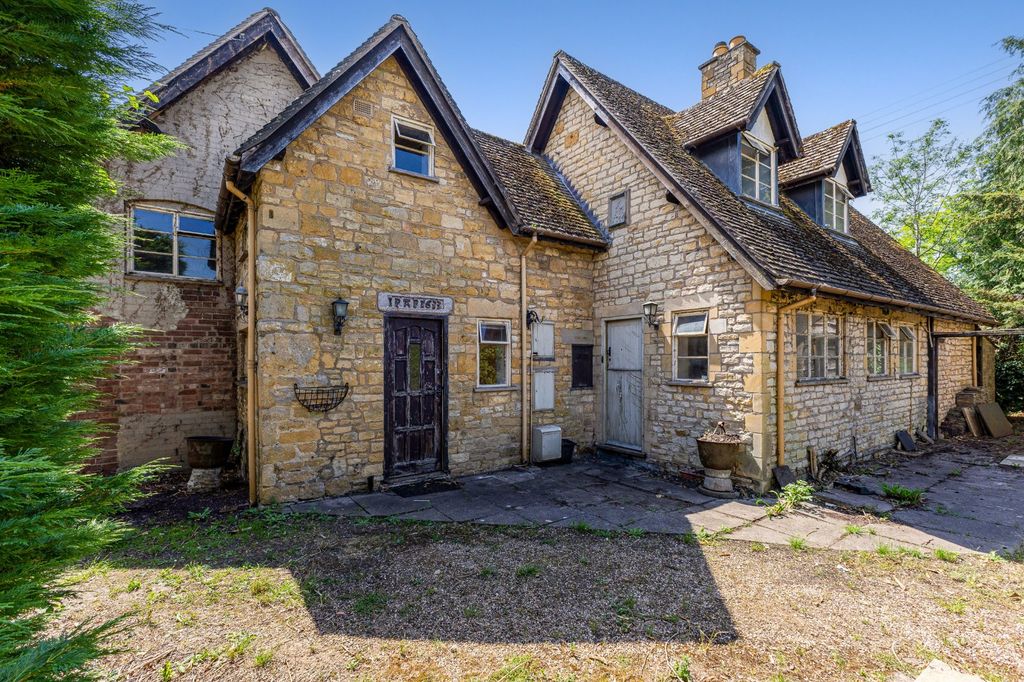 Property photo 3 of 16 Back Of House
