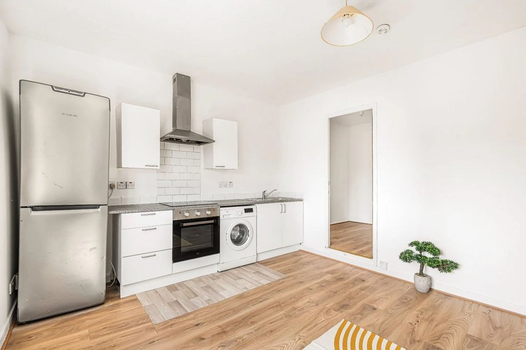 Property photo 3 of 11 Picture No. 20