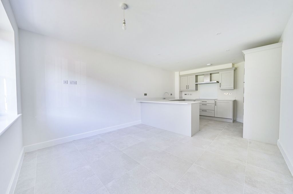 Property photo 3 of 11 1451164-4-69Ef8F7...
