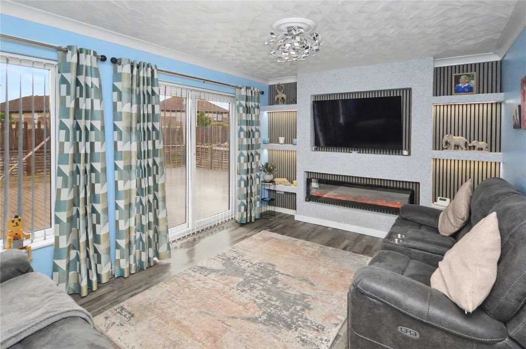 Property photo 2 of 15 Picture No. 14