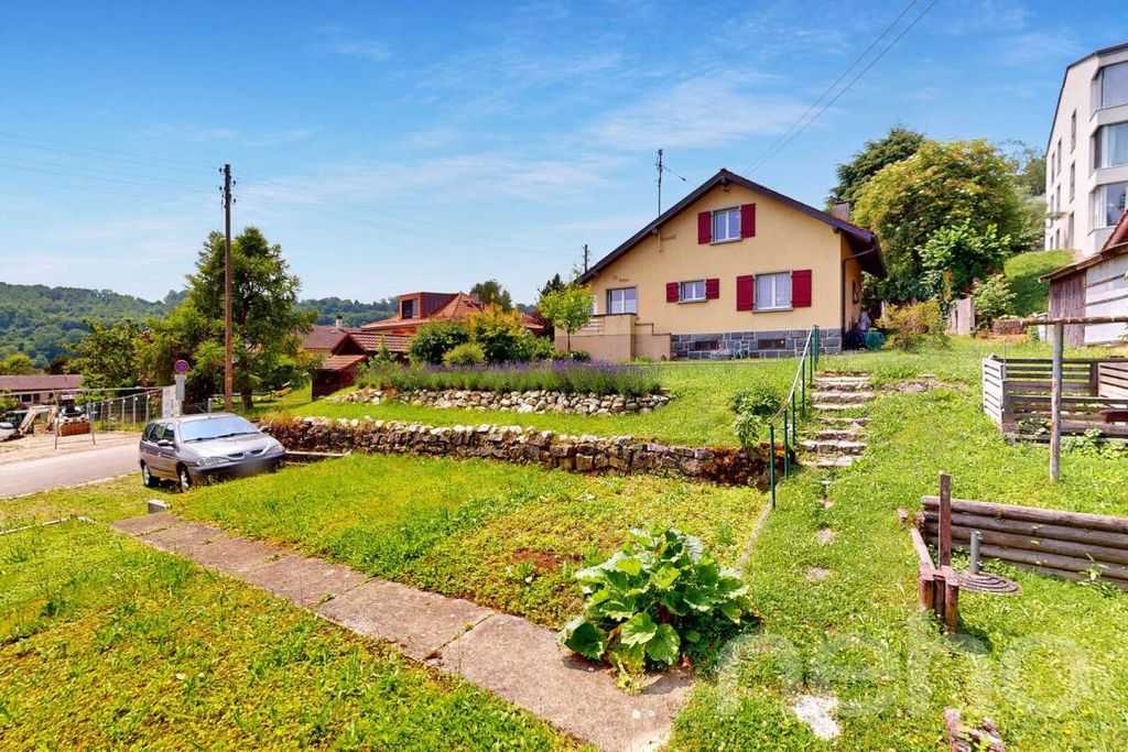 Property photo 2 of 13