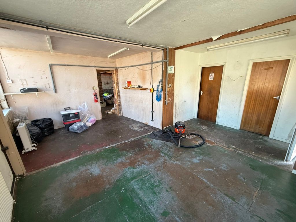 Property photo 2 of 9 Photo 1
