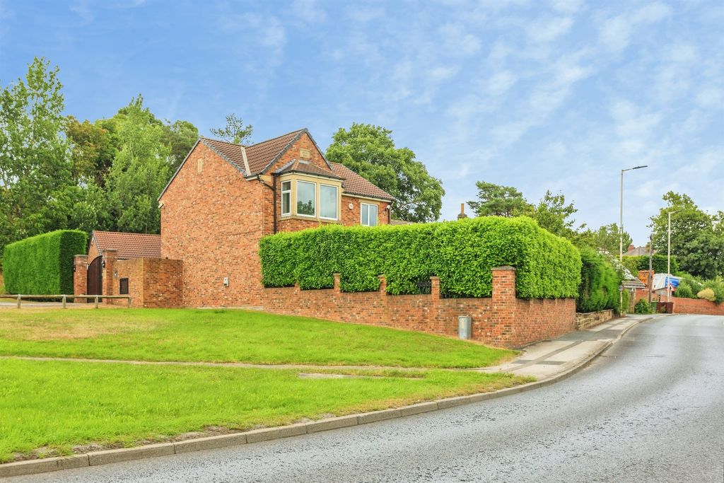 Property photo 1 of 26