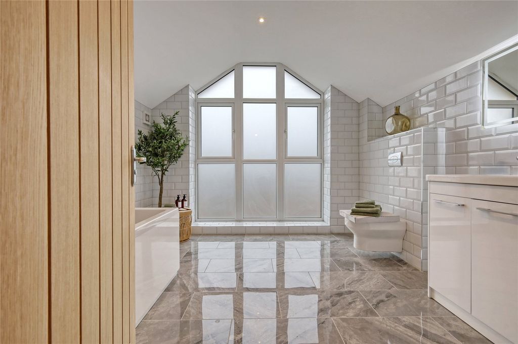 Property photo 2 of 22 Previous Showhome