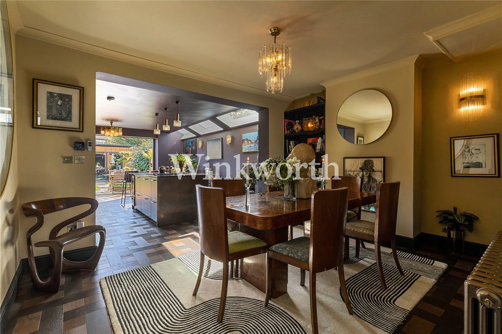 Property photo 1 of 34 Picture No. 04