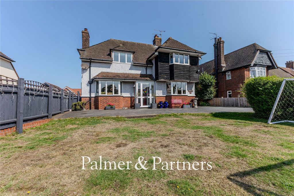 Property photo 1 of 33 Picture No. 32