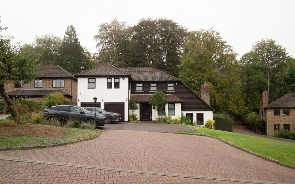 Property photo 2 of 18 Ladyegate Close - Final Images - Ralph James - Ahe