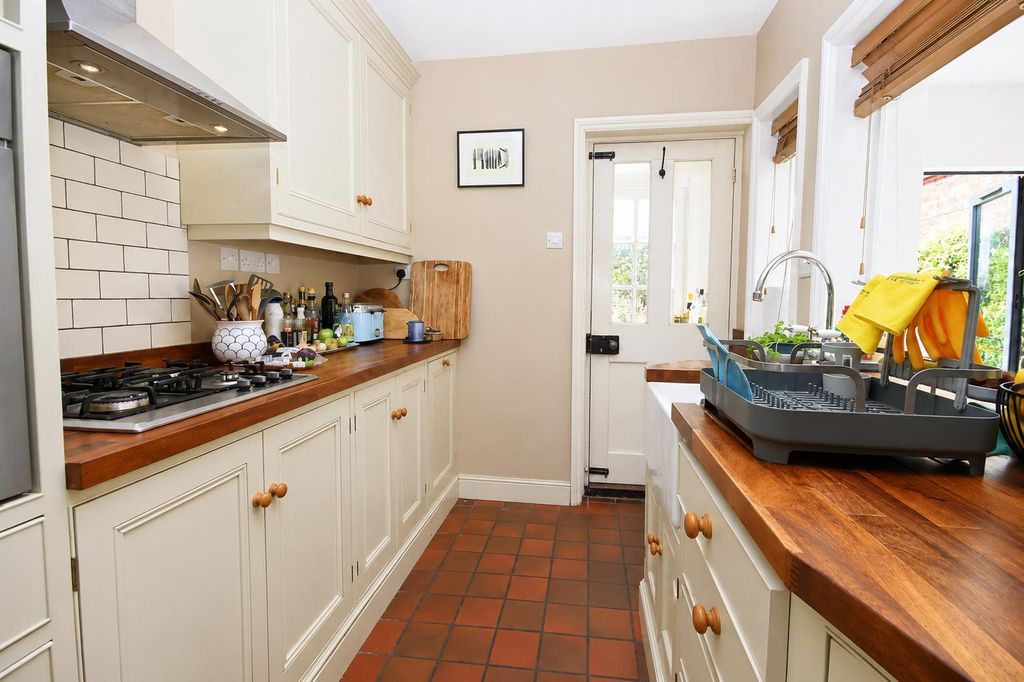 Property photo 3 of 14 9B6A5Ae6-B0B3-4E51-963c-c6210B6Aa7E2.Png