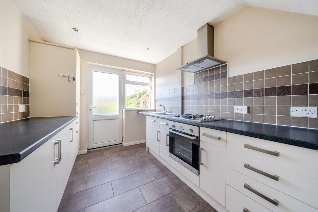 Property photo 2 of 14 1439108-12-69ce36590E02B.Jpg