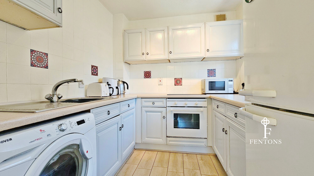 Property photo 3 of 20 Kitchen