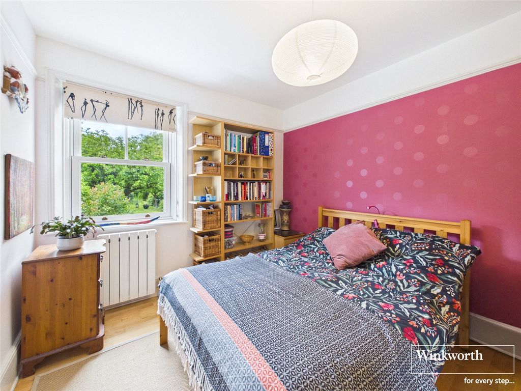 Property photo 3 of 16 Picture No. 15
