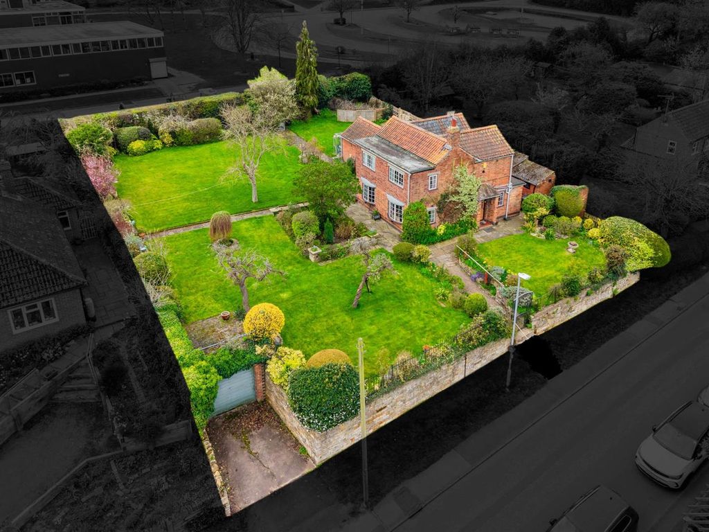 Property photo 1 of 30 12 The Banks-8.Jpg