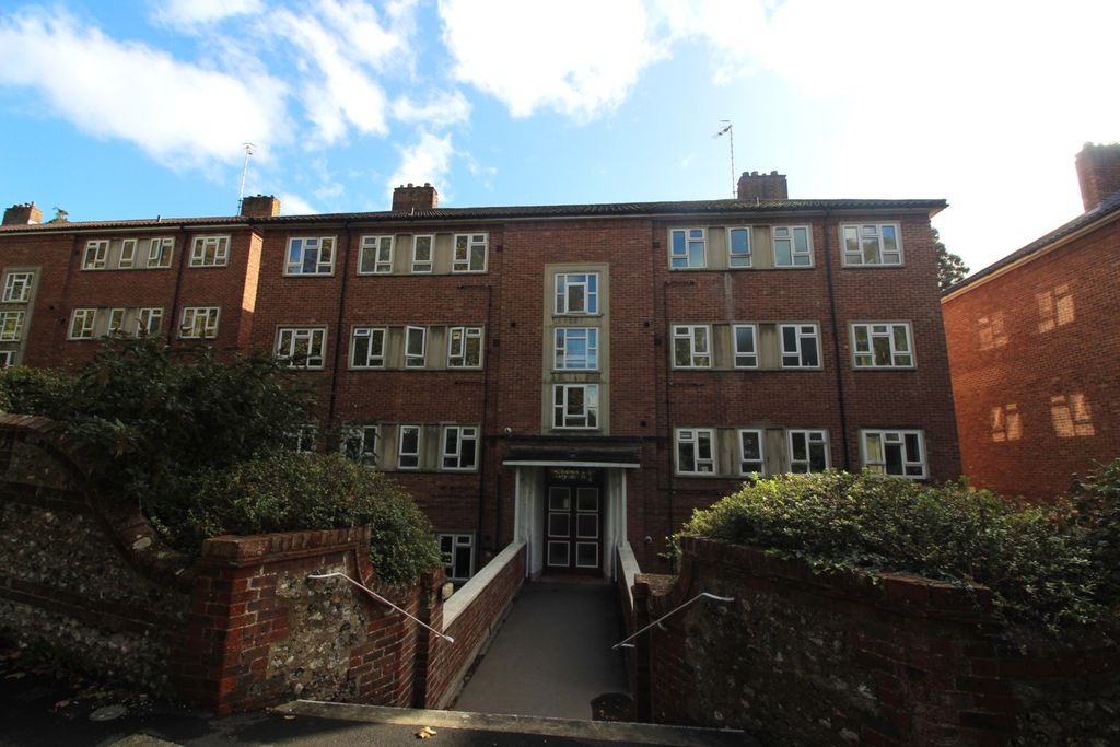 Property photo 1 of 6