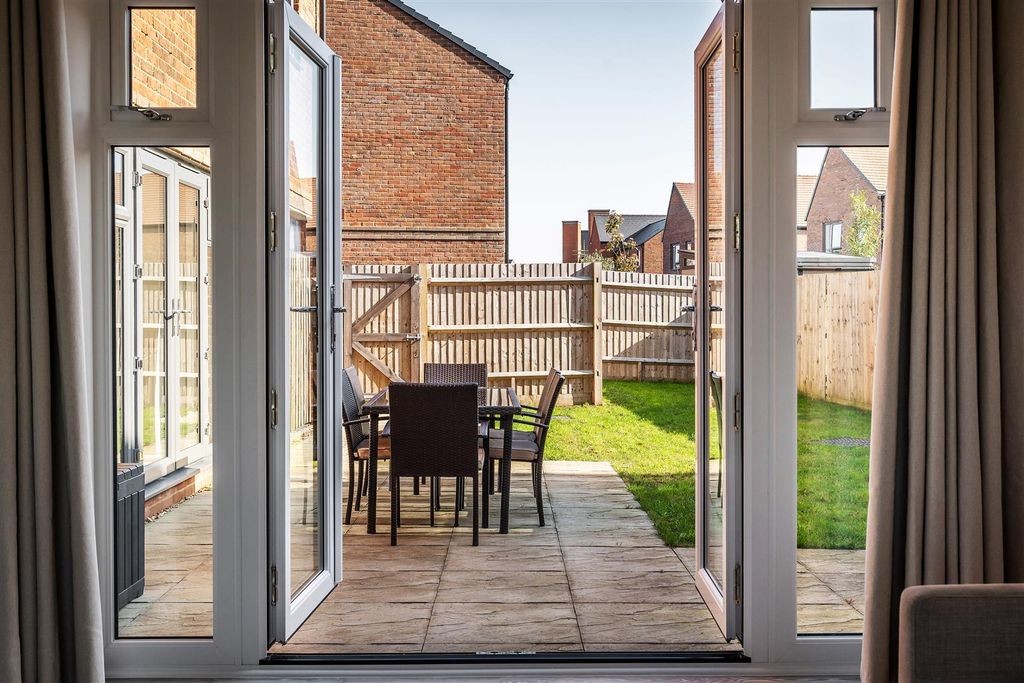 Property photo 2 of 33 3-Hornbeam-Way-13.Jpg