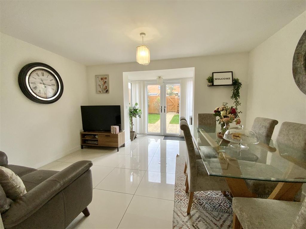 Property photo 3 of 13 Family/ Dining Room