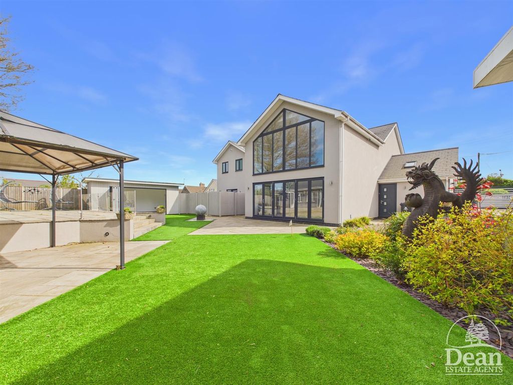 Property photo 1 of 37 Rear Garden