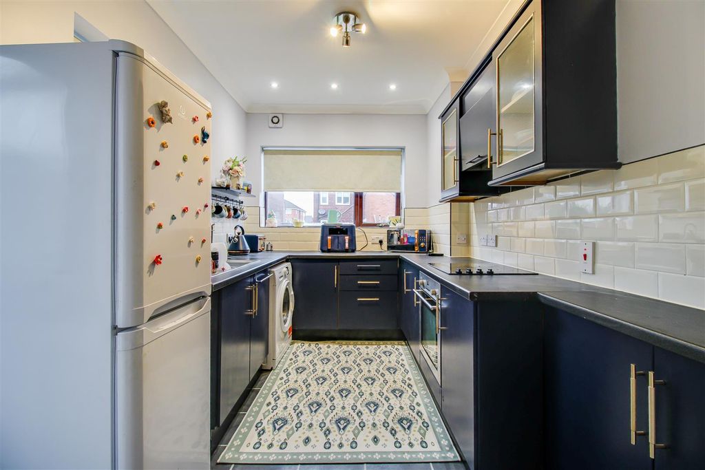 Property photo 2 of 8