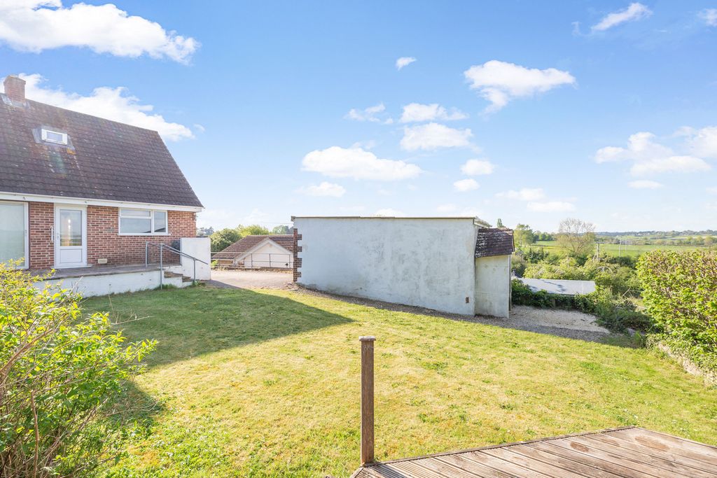 Property photo 3 of 19