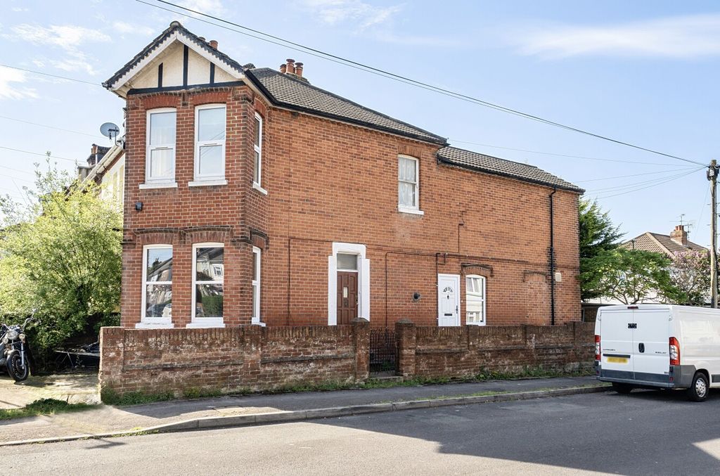 Property photo 1 of 11