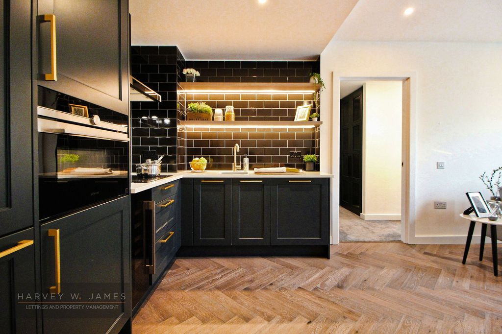 Property photo 2 of 43