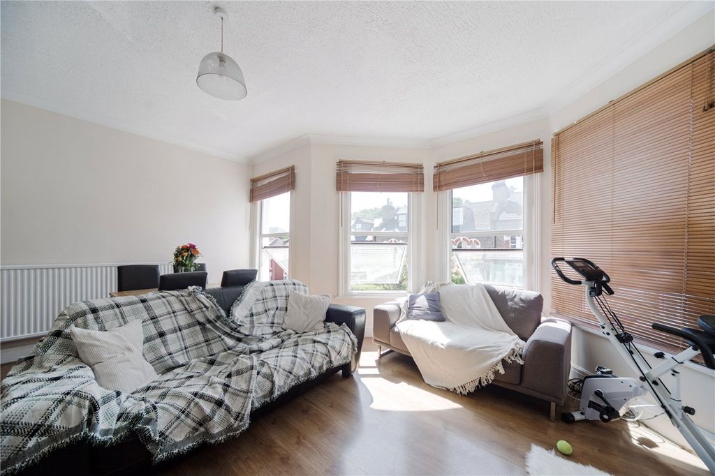 Property photo 3 of 11 Picture No. 08