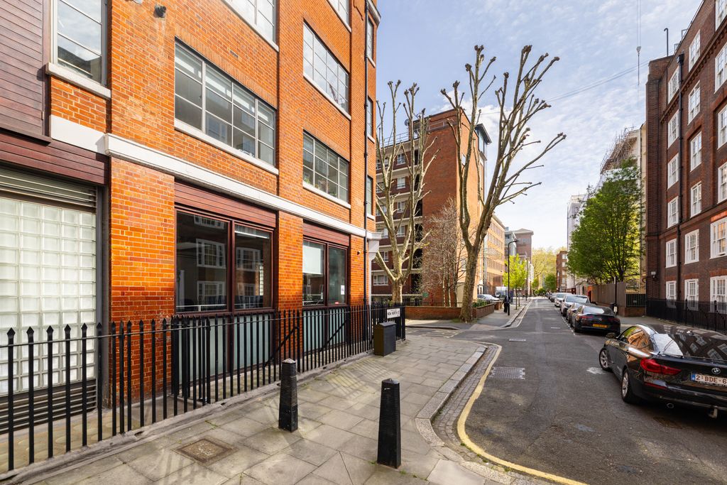 Property photo 2 of 40