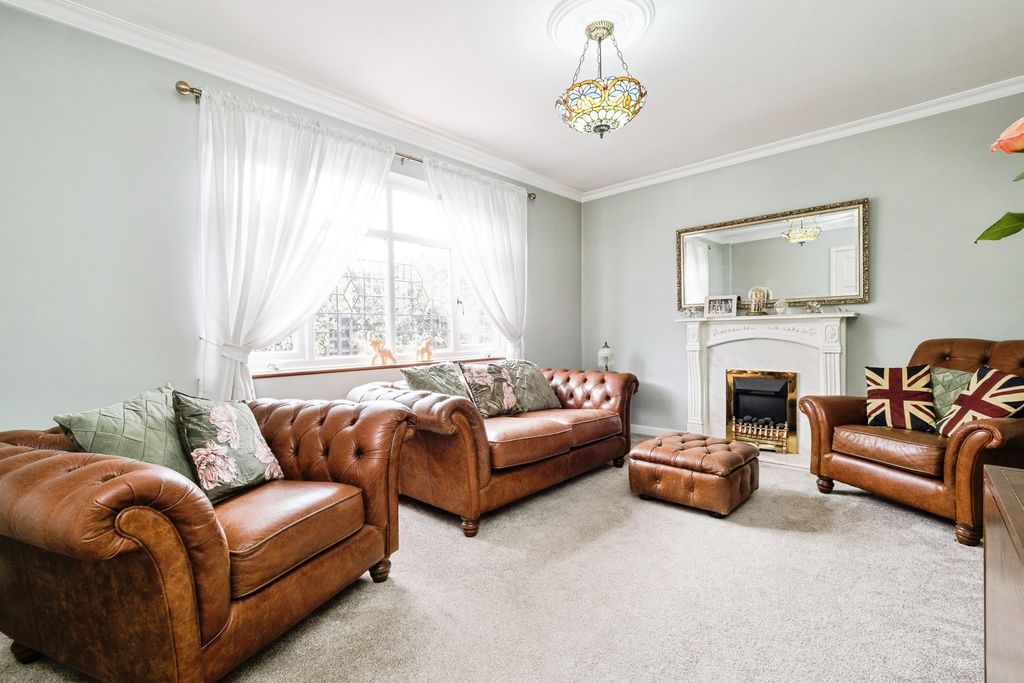 Property photo 2 of 45 Pbox-Img.Jpg