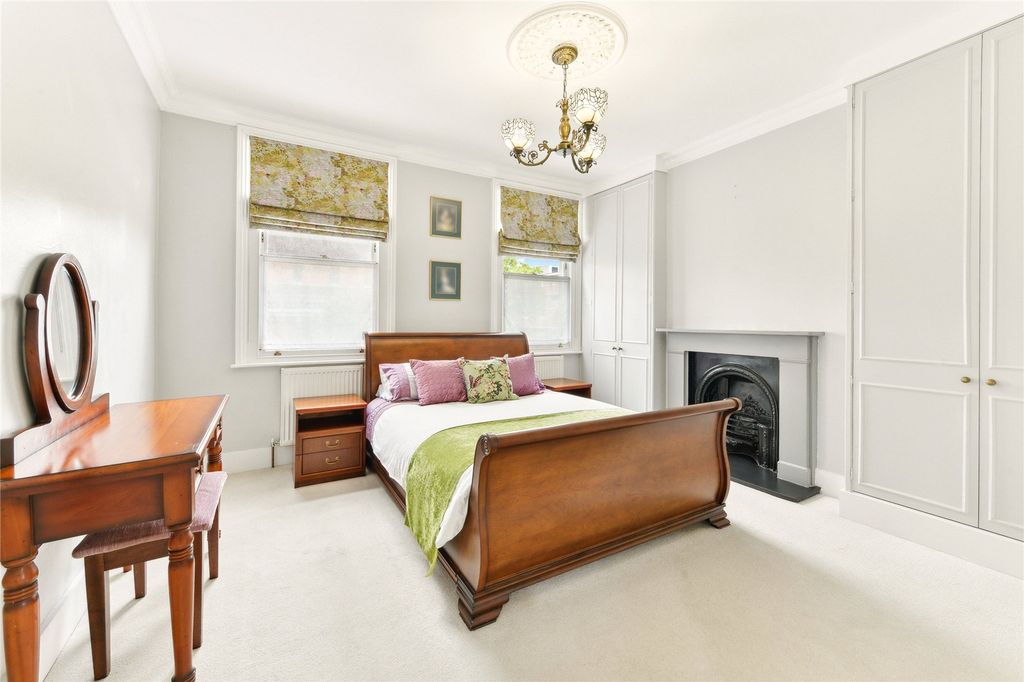 Property photo 3 of 14 Primary Bedroom