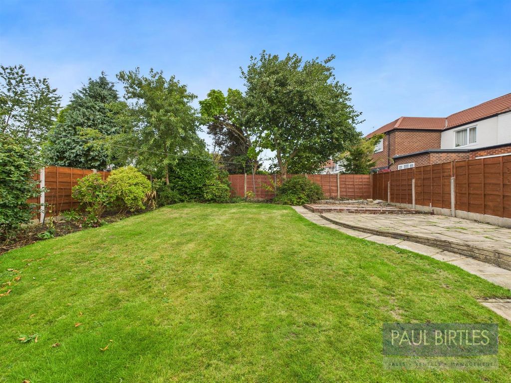 Property photo 3 of 17 Cam04378G0-Pr0216-Still005.Jpg