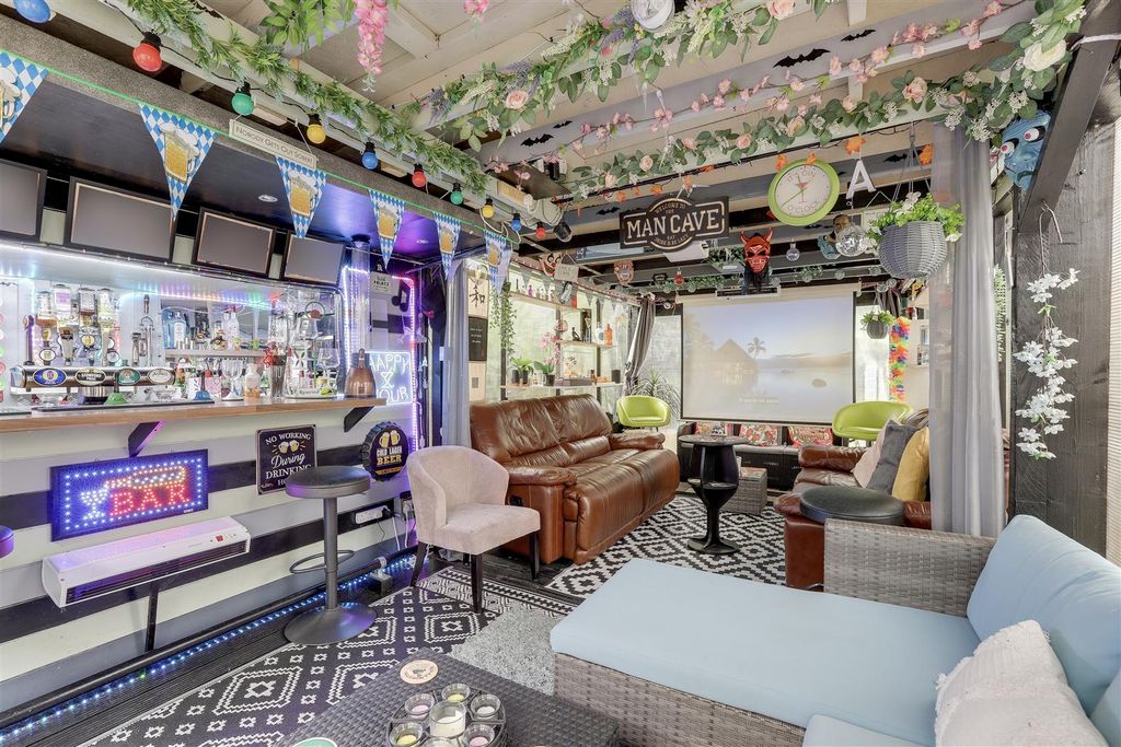 Property photo 2 of 38 270925_45 Copy.Jpg