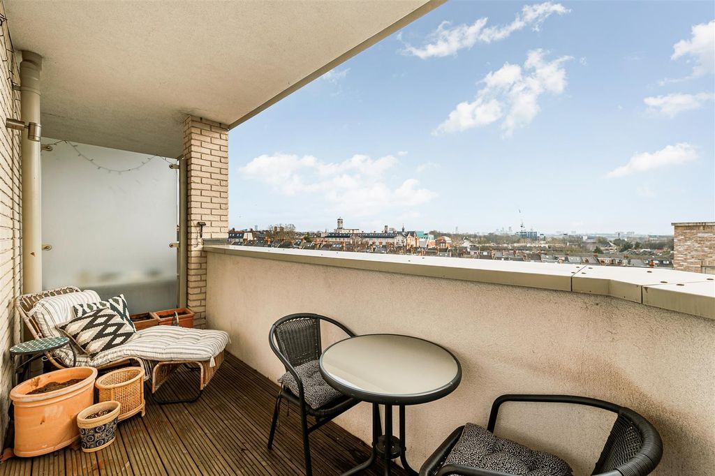 Property photo 2 of 13 31 Wiltshire House-8.Jpg