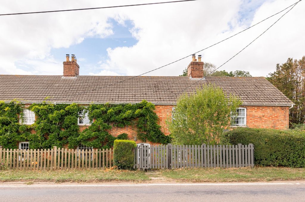 Property photo 2 of 31