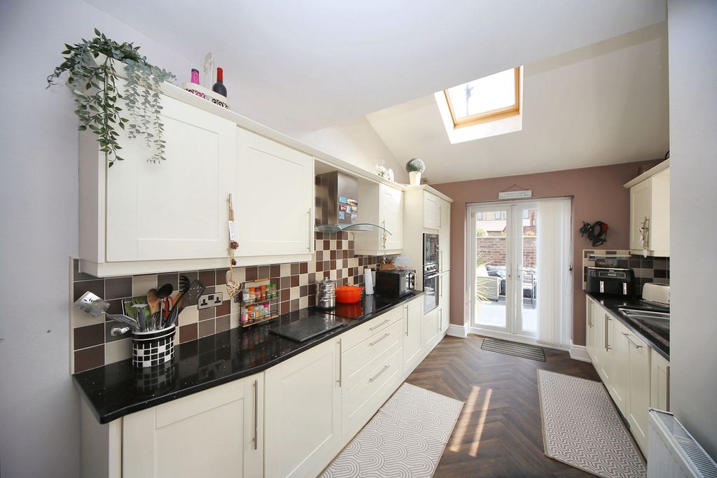 Property photo 3 of 22