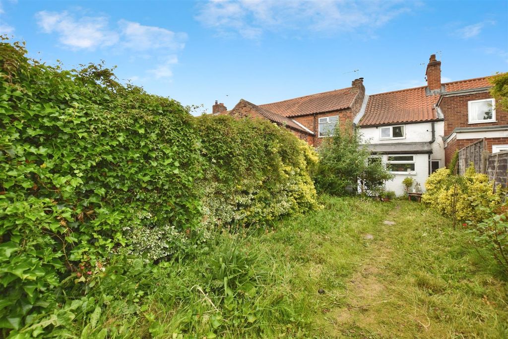 Property photo 3 of 21 887Fe1d9-Garden 20Houe.Jpg