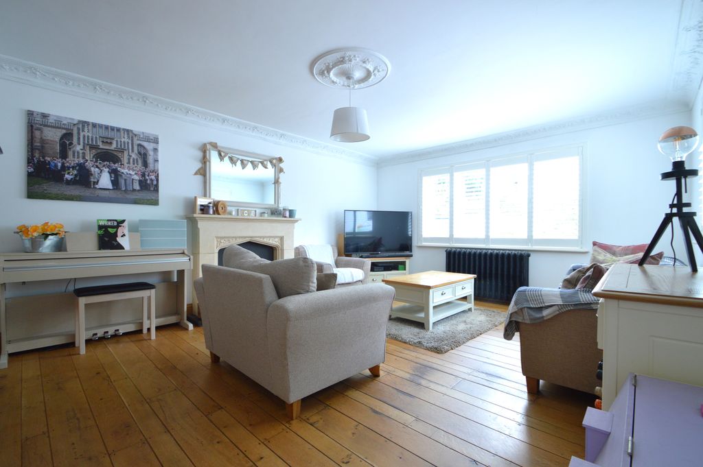 Property photo 3 of 24