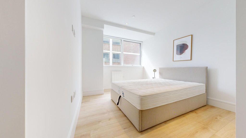 Property photo 3 of 16 Bedroom