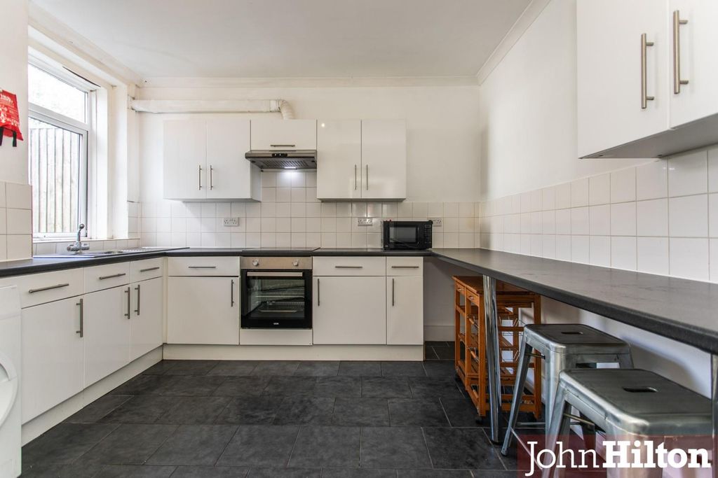 Property photo 2 of 27 71 Riley Road7.Jpg